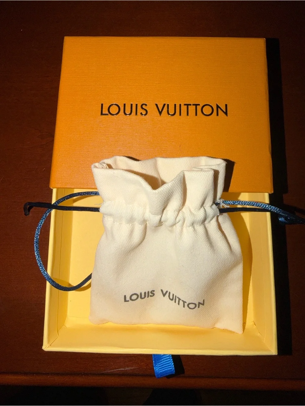 Small Louis Vuitton Box with pouch. 4